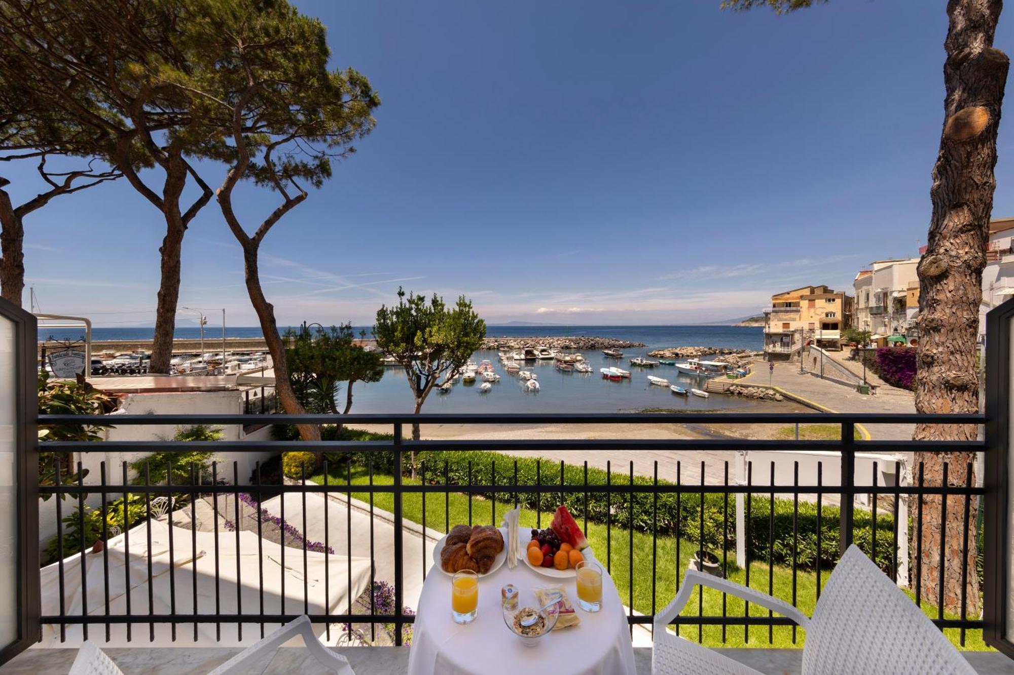 Sea Breeze * Massa Lubrense